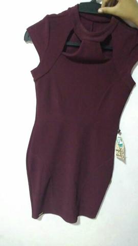 Vendo essa linda roupas novas