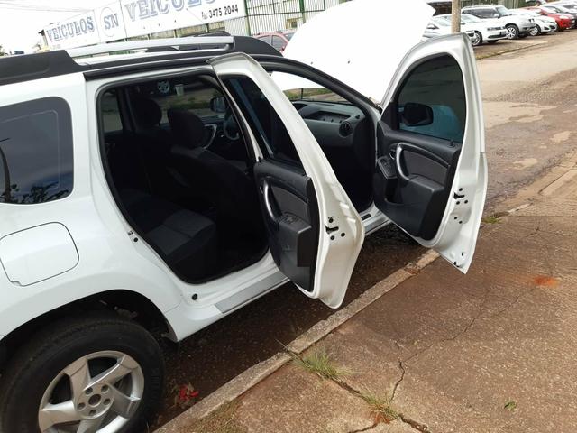 Duster 2013, 1.6 Cambio Manual - Foto 6