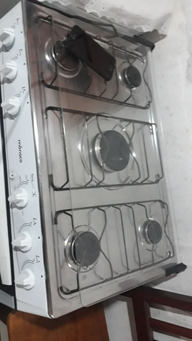 Vendo esse fogão semi novo