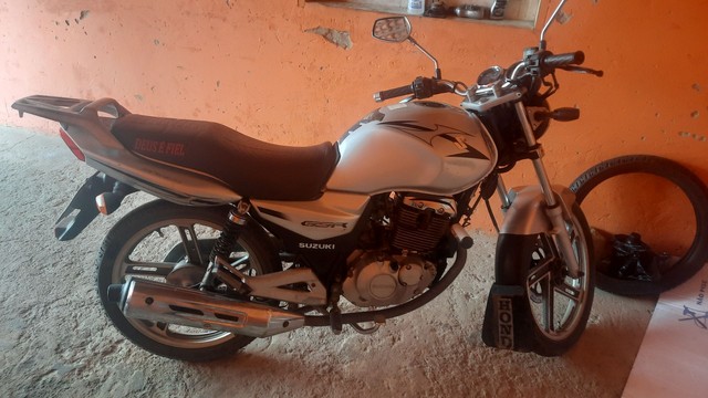 Moto Suzuki gsr150 