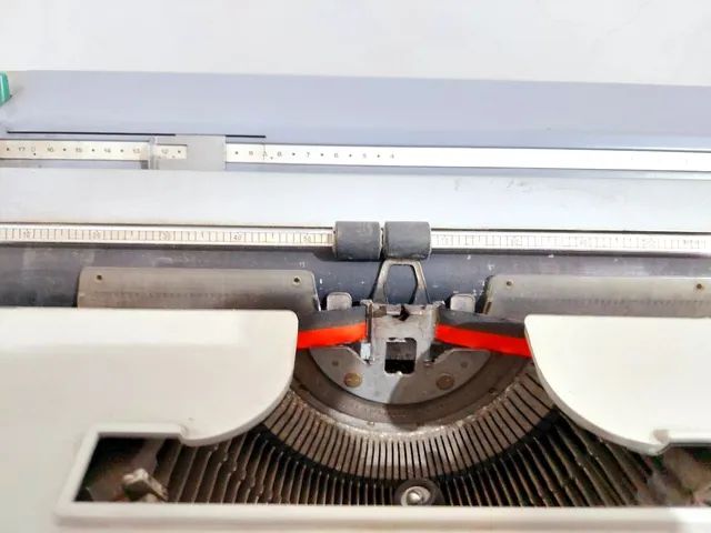Máquina datilografia olivetti Linea 88 - Foto 3