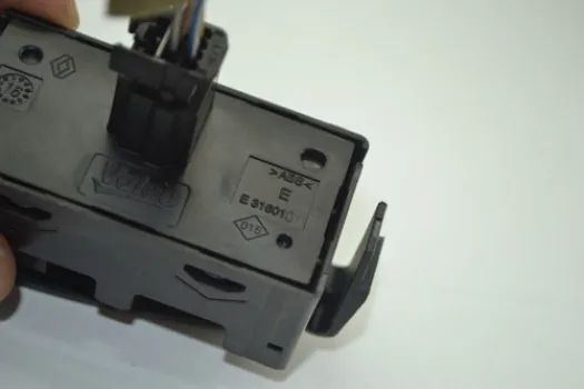 Botão Pisca Alerta Trava Painel Renault Sandero Original - Foto 5