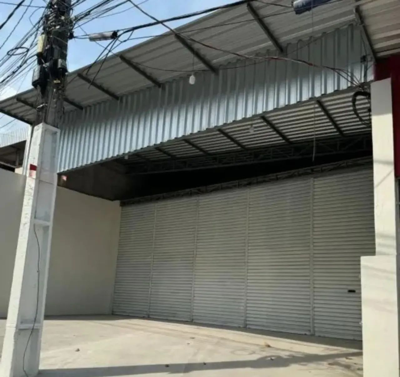 Aluga-se Galpão 200 m²Japim Próx. Distrito Industrial!