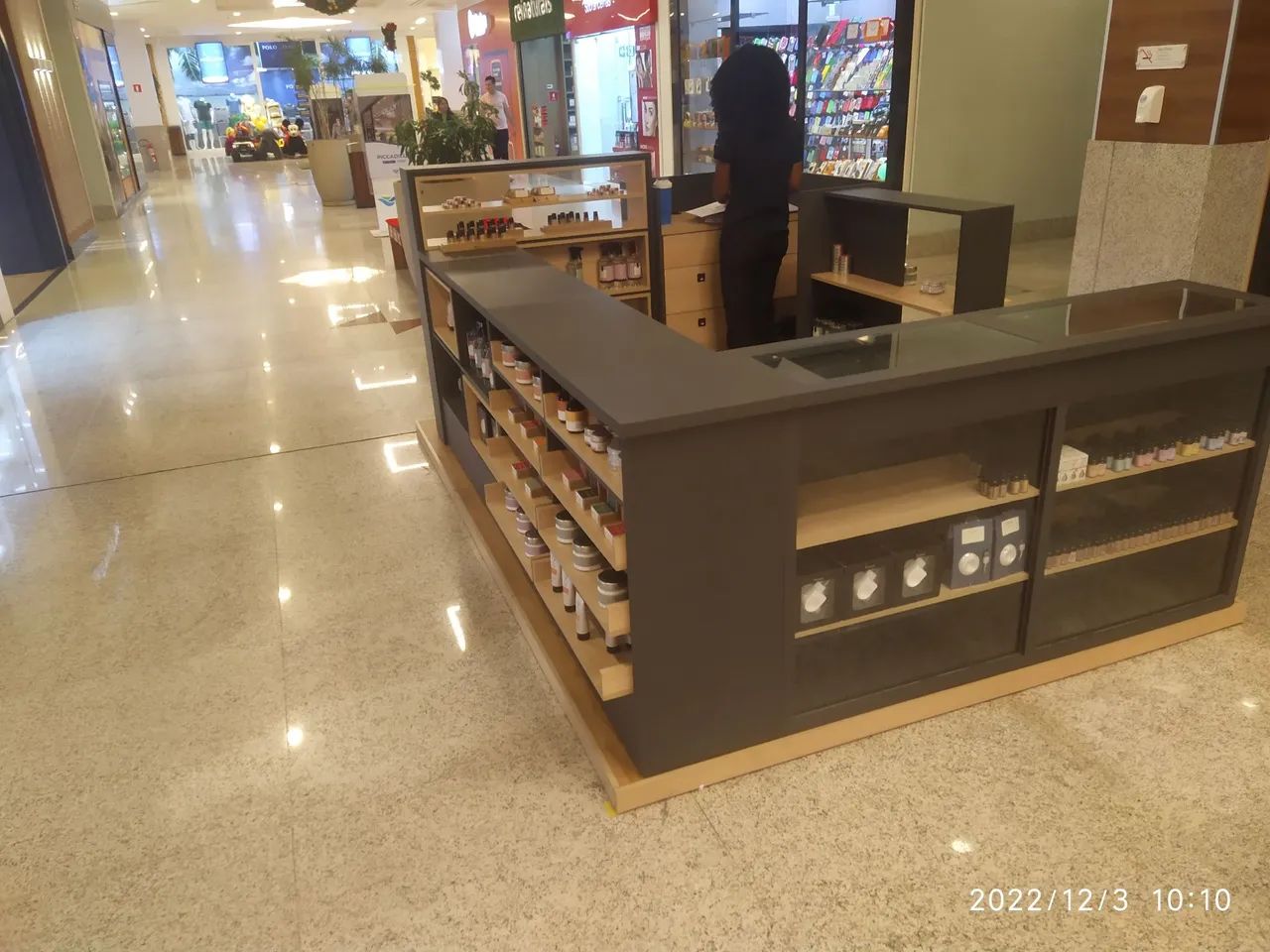 Baixei o valor até o limite! Quiosque em MDF de excelente construção
