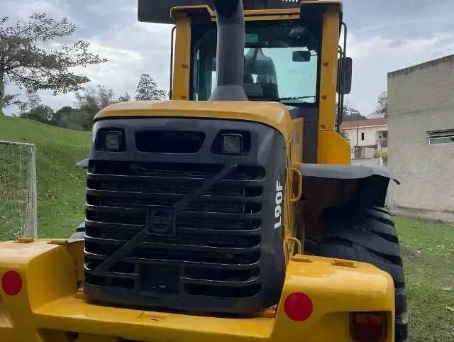 Pá carregadeira Volvo L90 Ano 2012 - Foto 2