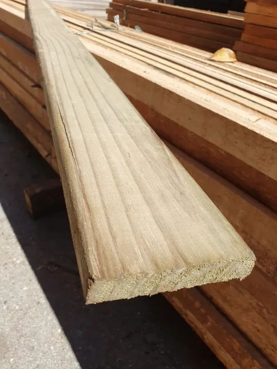 Deck de Piscina - Pinus Autoclave 