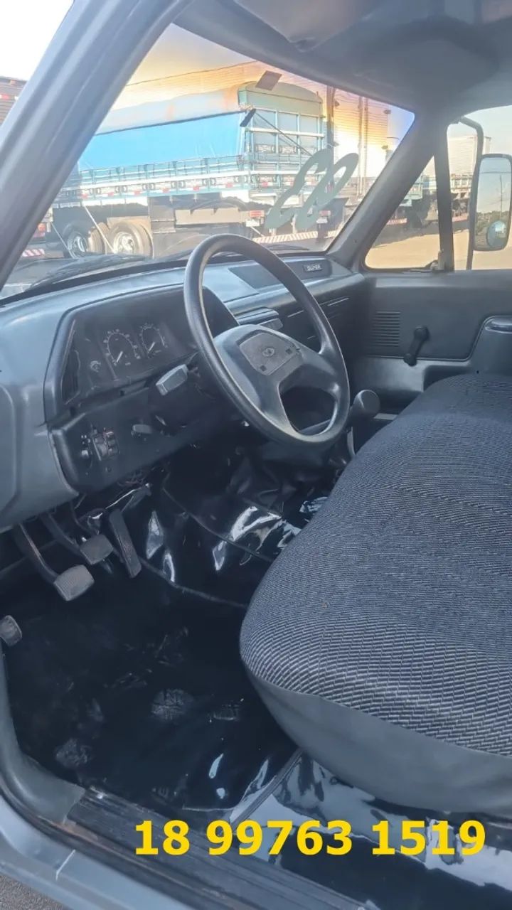 Vende-se F4000 Baú, ano 93 - Foto 4