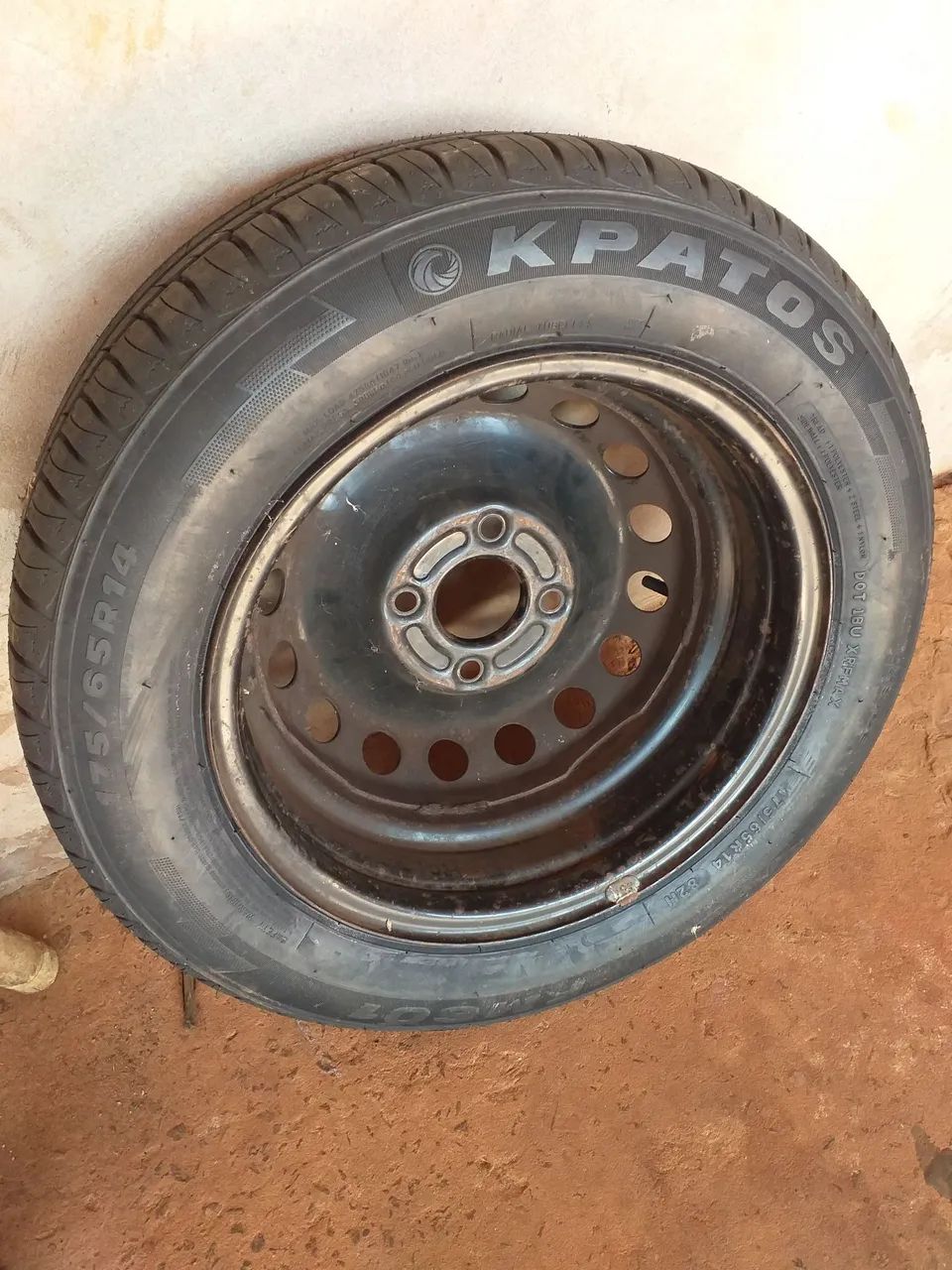 Estepe Ford Ka 2015 aro 14 pneu 175/65 - Foto 5