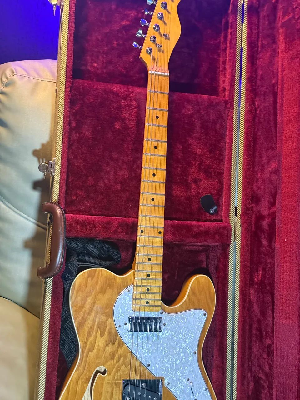 Guitarra  Telecaster com Case de luxo 
