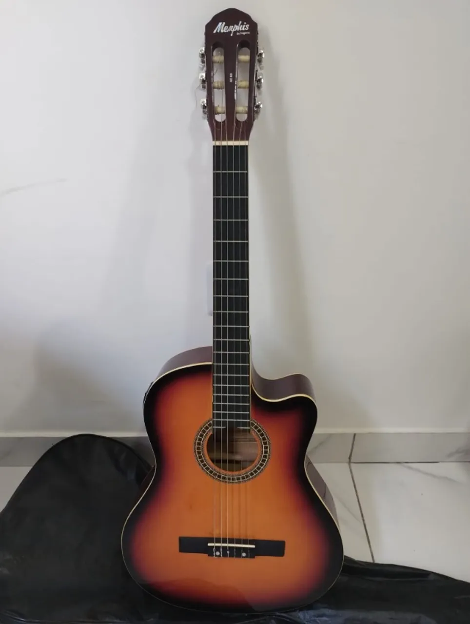 Violão clássico Tagima Memphis AC 60 SEMI NOVO MAS MUITO POUCO UTILIZADO.