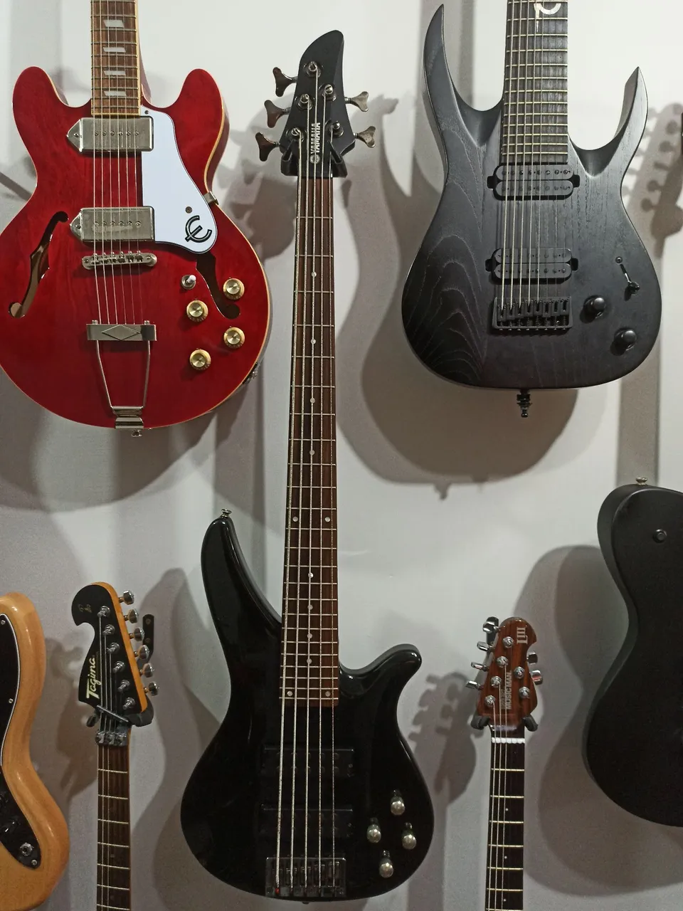 Baixo Ativo 5 cordas Yamaha RBX375