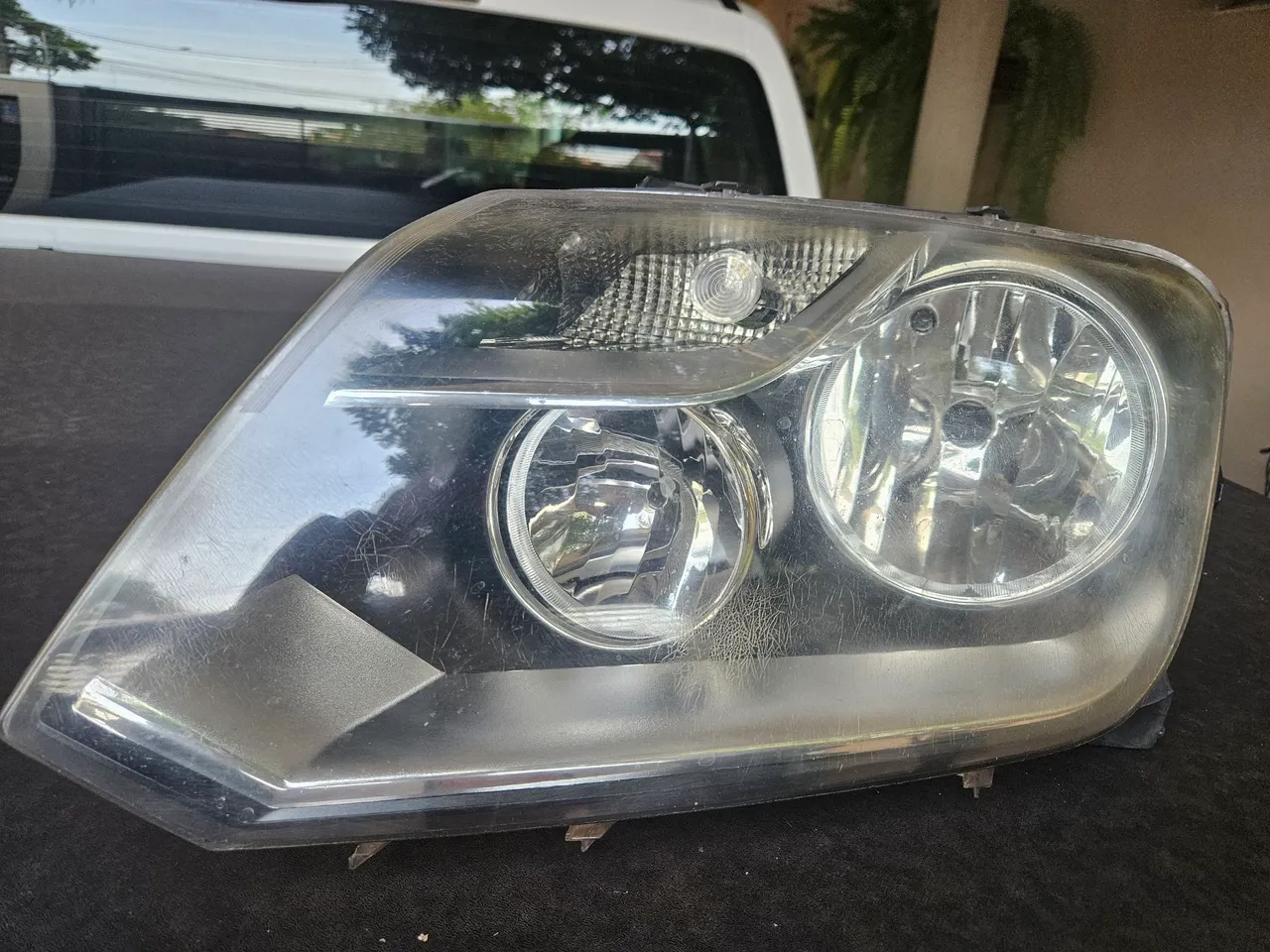 Farol dianteiro E - amarok - Peça Original
