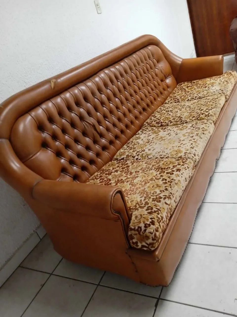 Old sofa64169933274115121