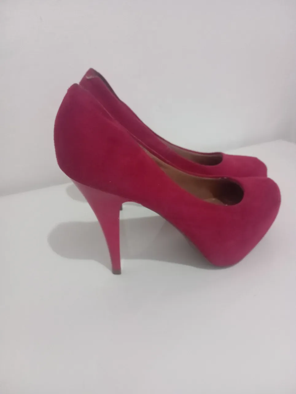 Scarpin Vermelho de Salto Fino