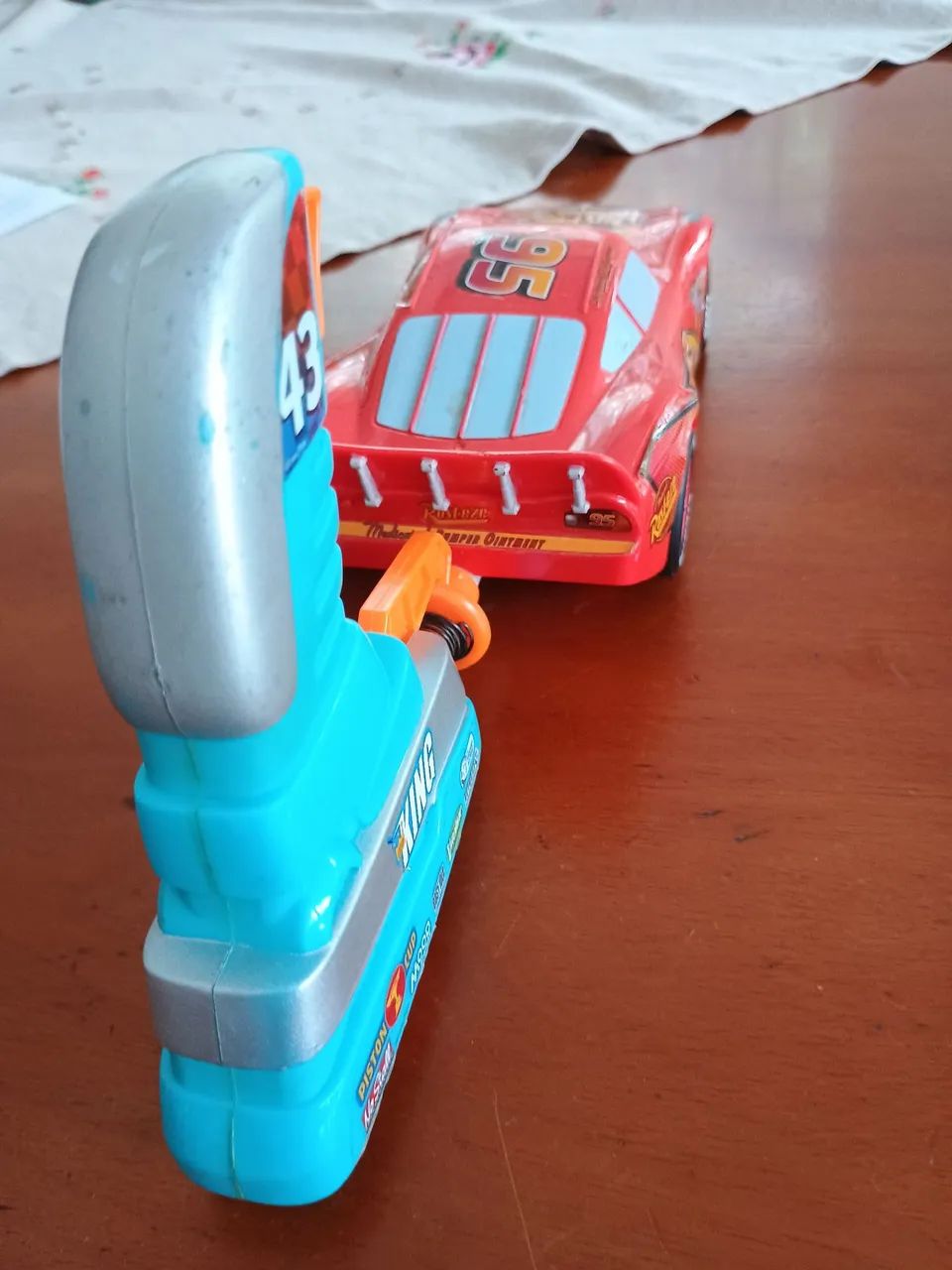 Carrinho de brinquedo Lightning McQueen - Foto 4