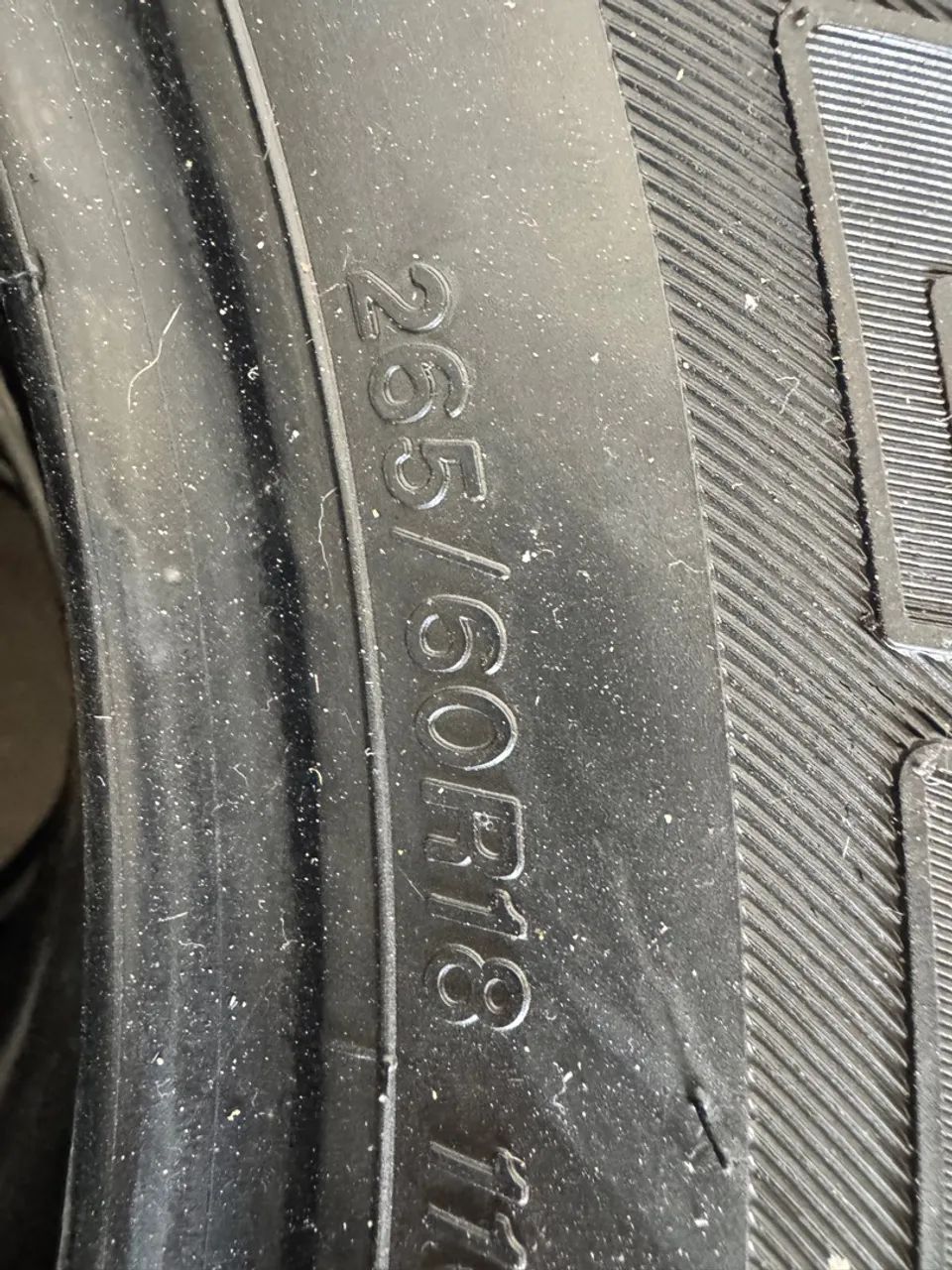 Pneus Bridgestone 265/60 r18 - Foto 2