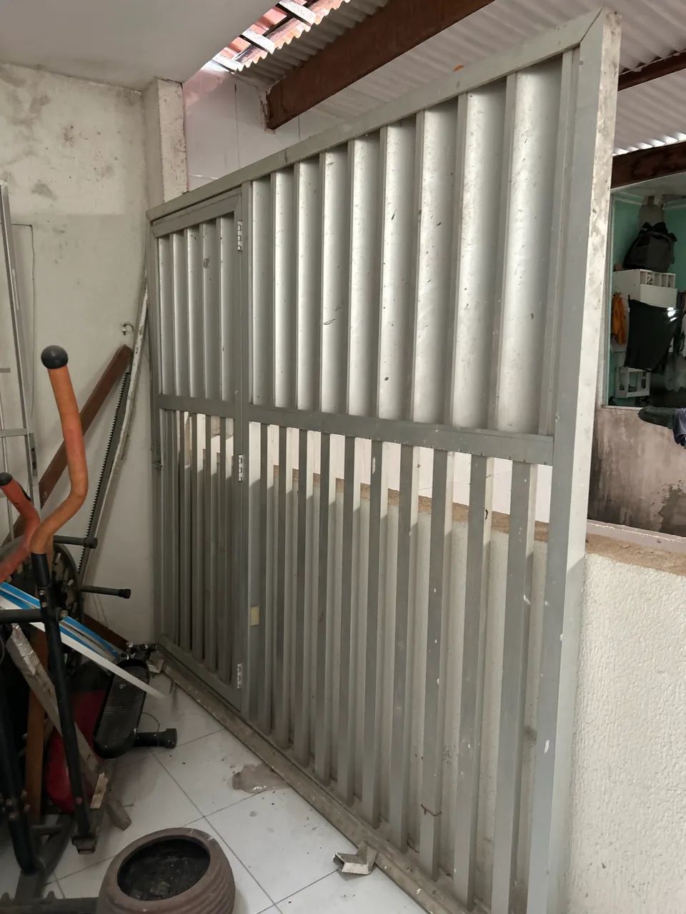 PORTÃO DE FERRO COM PORTA EMBUTIDA - ÓTIMA ESTRUTURA64617966522626121