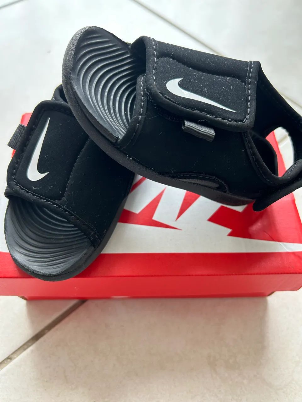 Sandália Nike sunray adjust tamanho 22,5