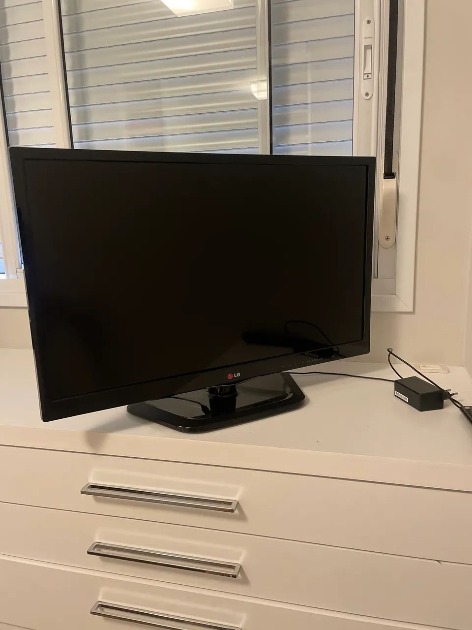 TV LG 28? LED - Modelo 28LN500B - Bivolt - Ótimo estado - Foto 3