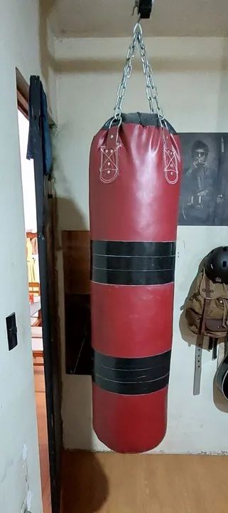 Saco de Pancada 120cm KNOCKOUT C/Correntes Cheio C/tecidos em ratalhis