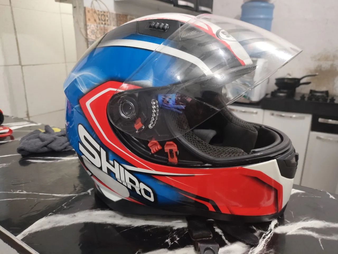 Capacete Shiro - otimo estado de conservação  - Foto 4