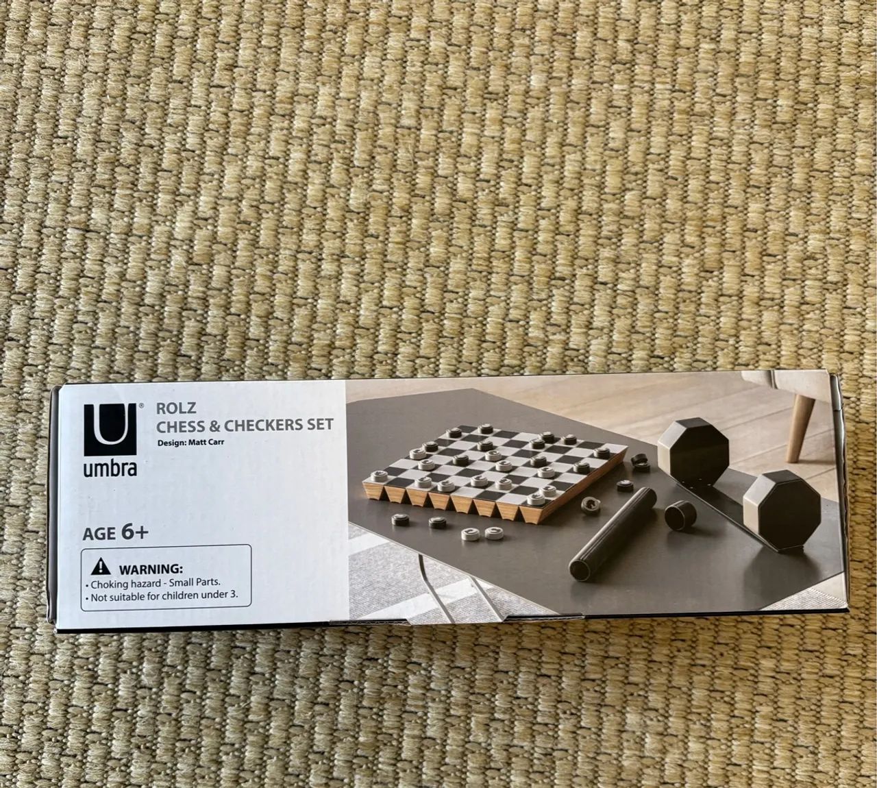 Jogo de Xadrez e Damas Dobrável Umbra Rolz - Novo e Elegante!