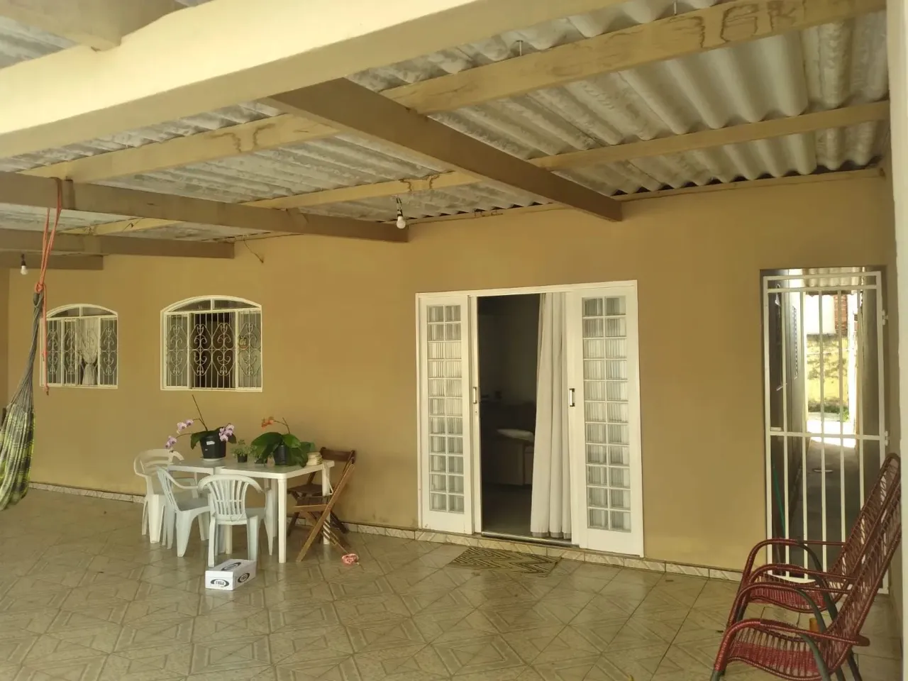 Imóvel para venda possui 160 metros quadrados com 3 quartos em Vila Itatiaia - Goiânia - G