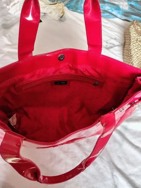 Bolsa de cor vermelha da Armani jeans... - Foto 3