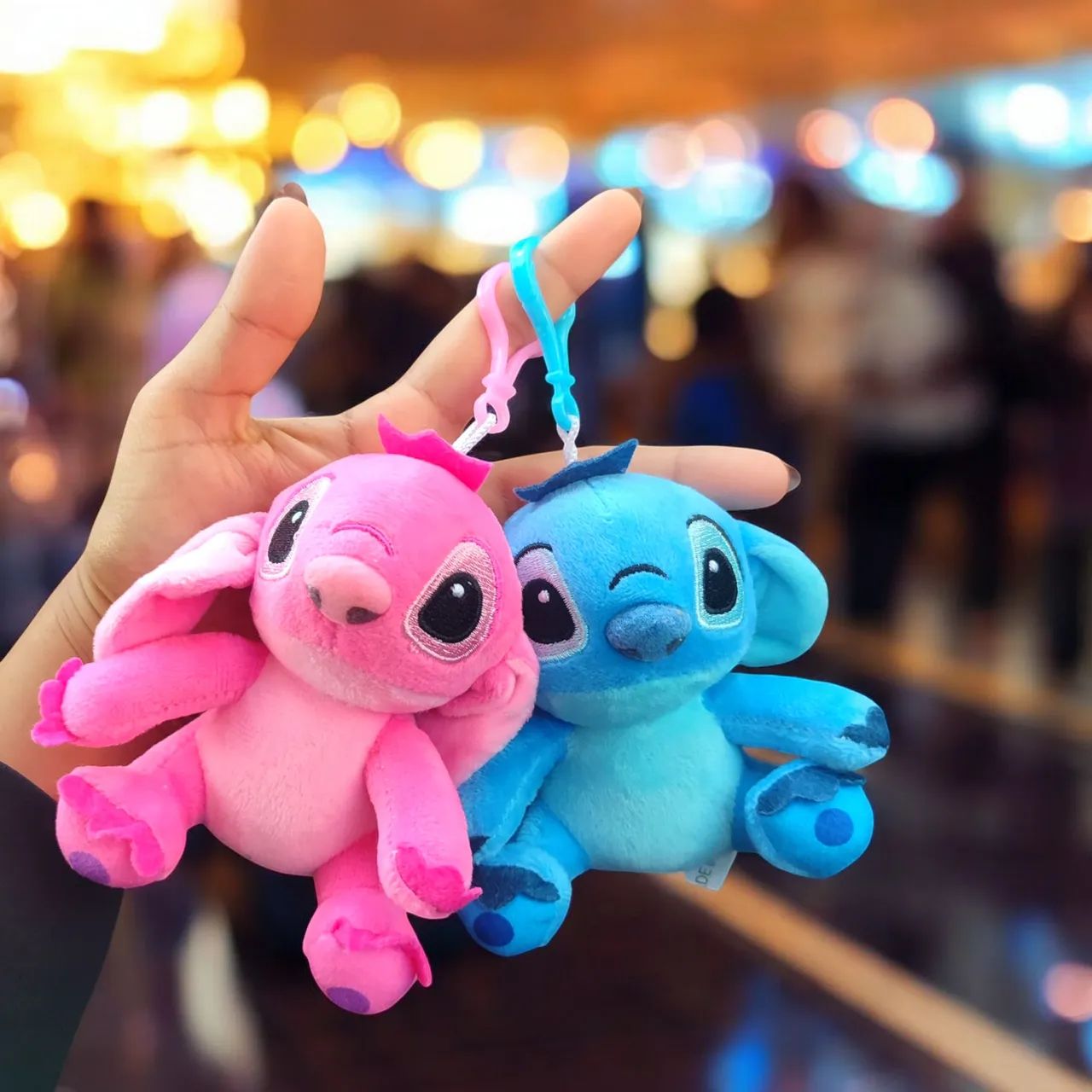 Chaveiro de pelúcia Stitch e Angel