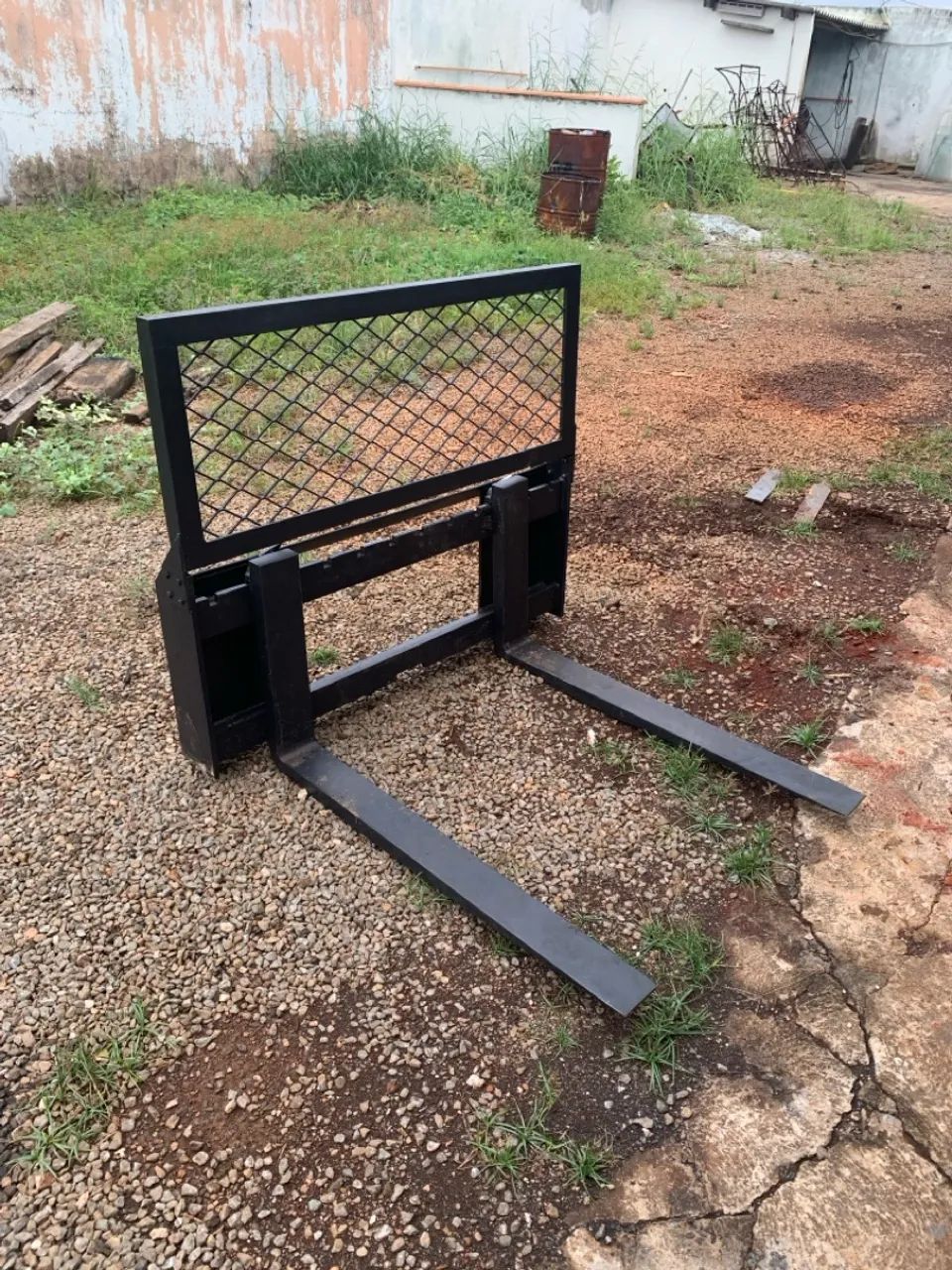 Pega Palete - Mini carregadeira - Foto 3