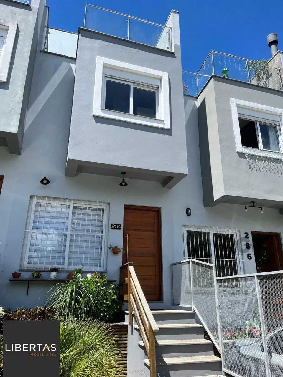 Sobrado 3 dormitórios à venda Guarujá Porto Alegre/RS