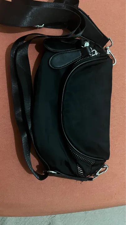 Bolsa pochete preta lateral  - Foto 3