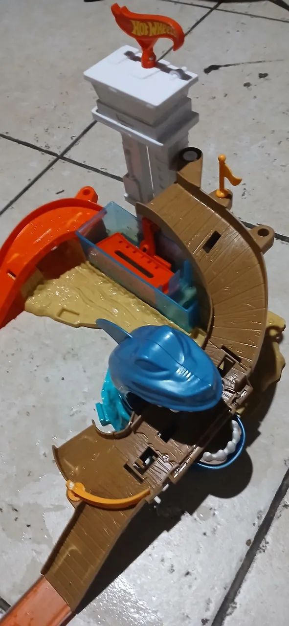 Hotwheels pista do tubarão . Novinha . Entrego no metro