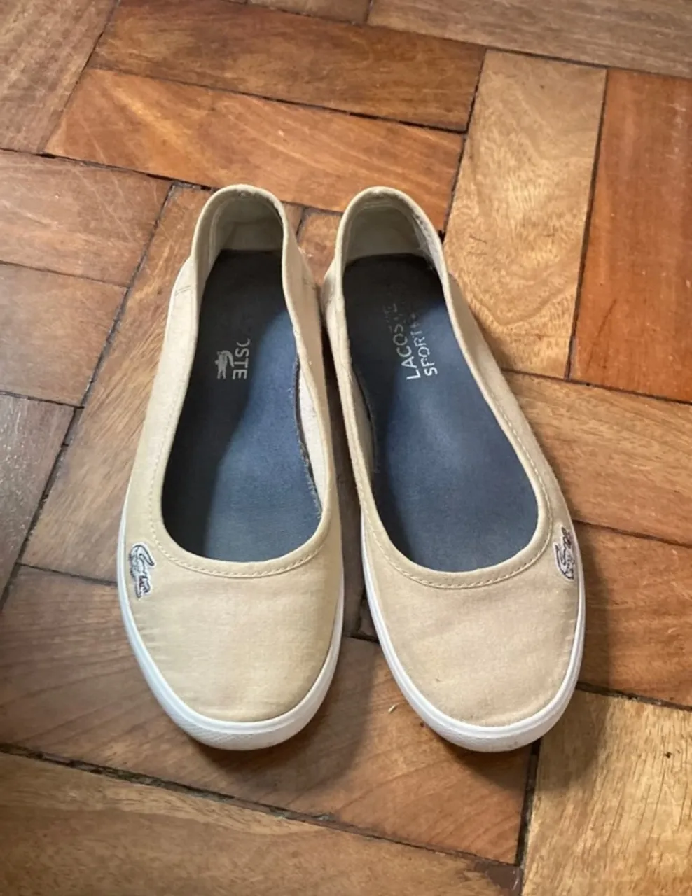 Sapatilha bege lacoste