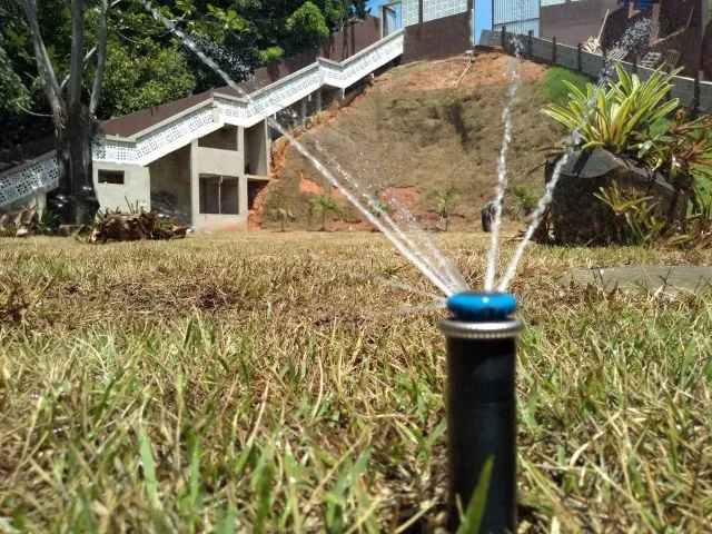 Grama sintética. Pergolado. Deck. Irrigação  - Foto 3