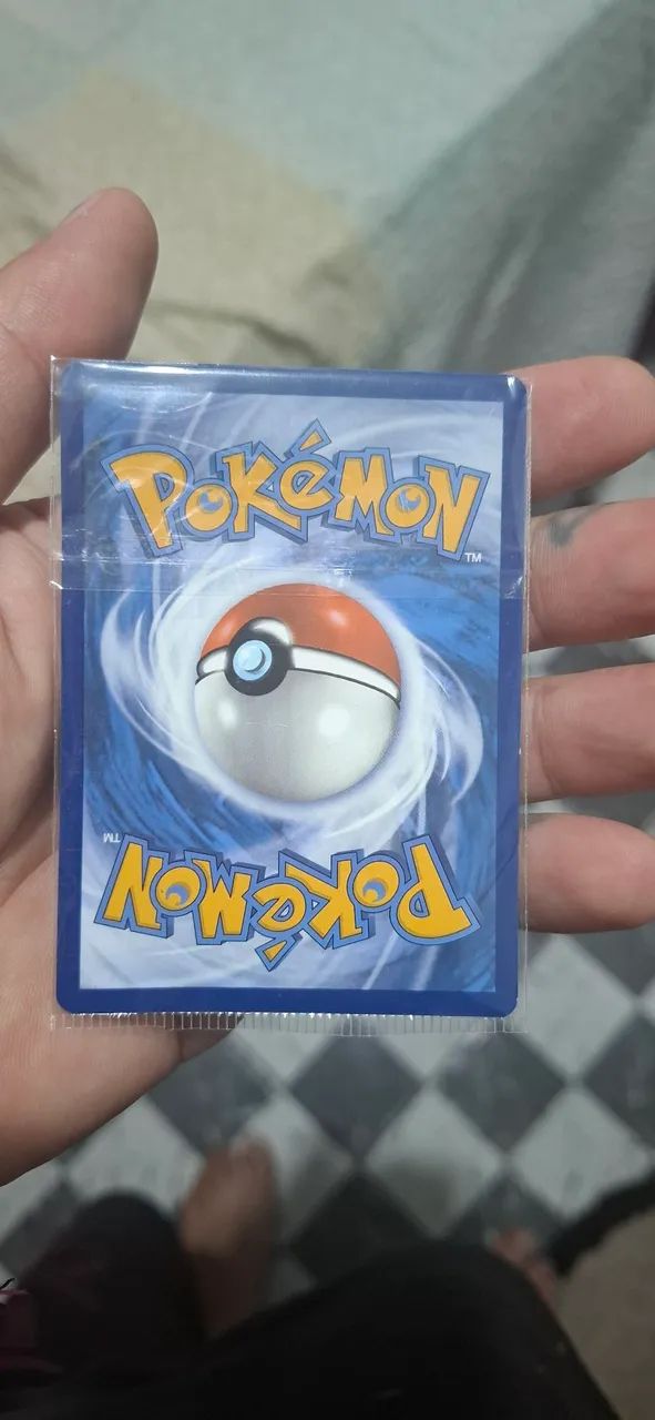 Vendo carta pikachu e charizard raras mc donalds!!! - Foto 2