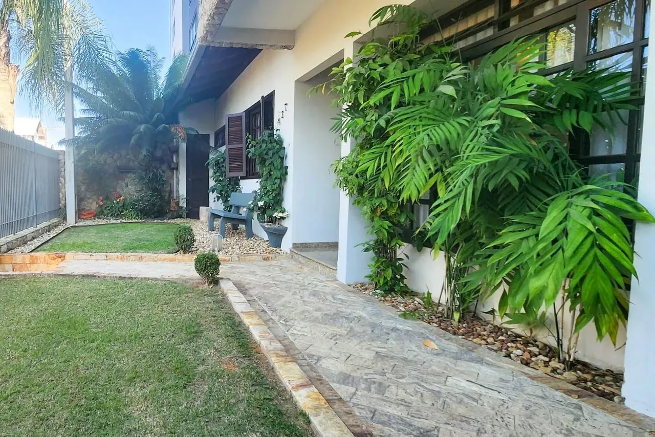 Casa com 4 dormitórios à venda, 210 m² por R$ 1.360.000,00 - Vila Nova - Blumenau/SC