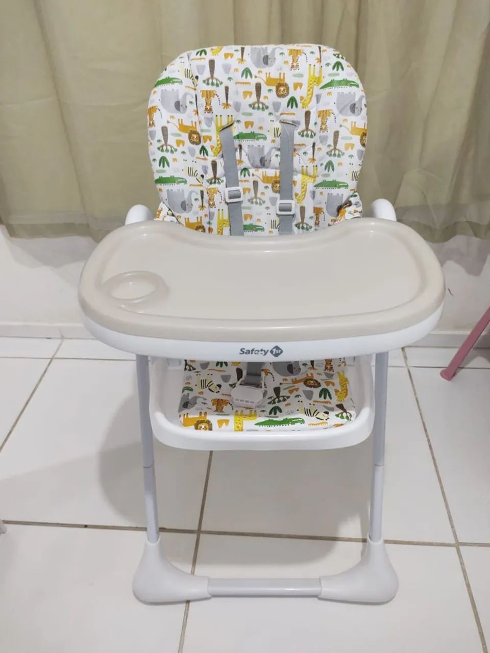 Cadeirinha de alimentação 