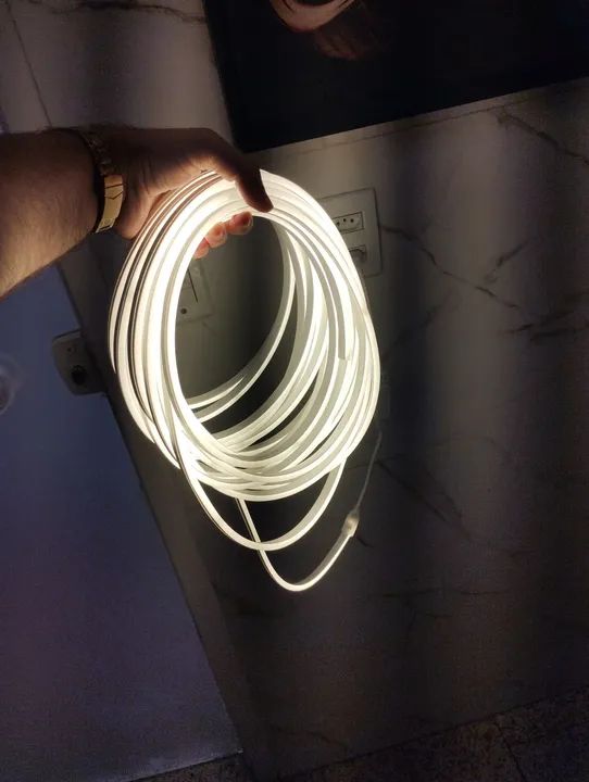 Fita de LED branco quente 3500k- Nova - Foto 2