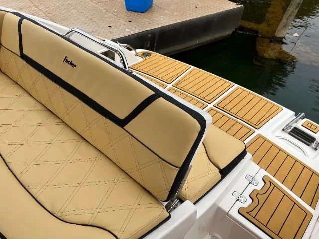 Lancha Focker 265 Cabinada com motor Mercruiser 300 HP - Foto 8
