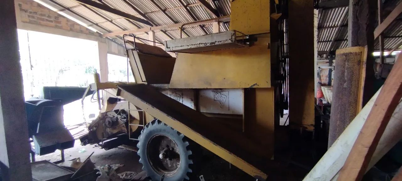 Vendo ou troco Colheitadeira de feijão - Foto 4