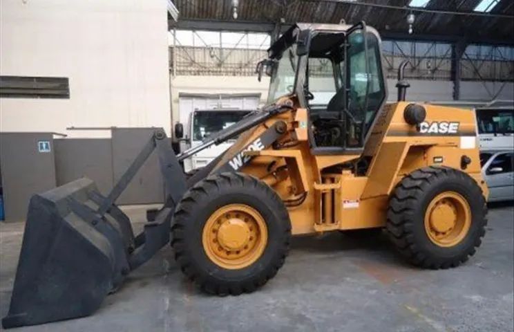  Pá carregadeira Case W20E ano 2018