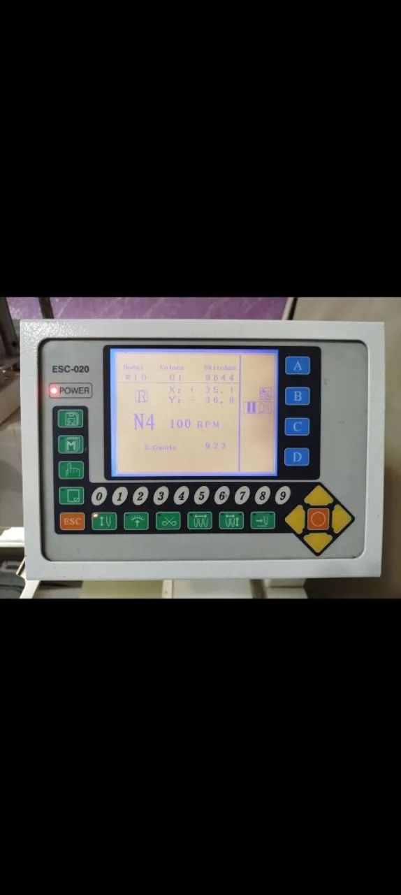 Maquina de bordar com 2 cabeça, marca LAMAX