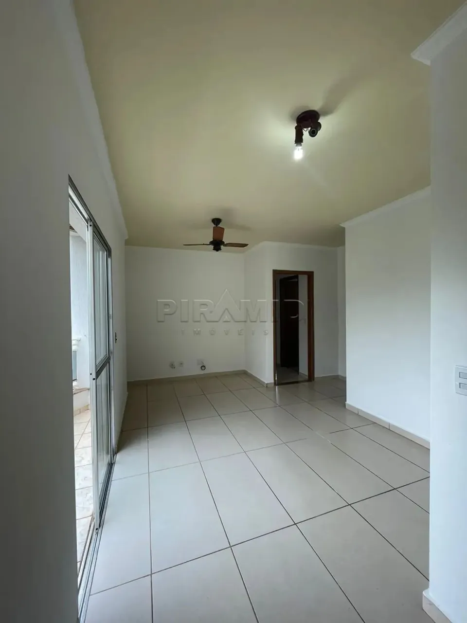 Apartamento padrão, Vila Ana Maria, região Ribeirão Shopping, Zona Sul de Ribeirão Preto/S