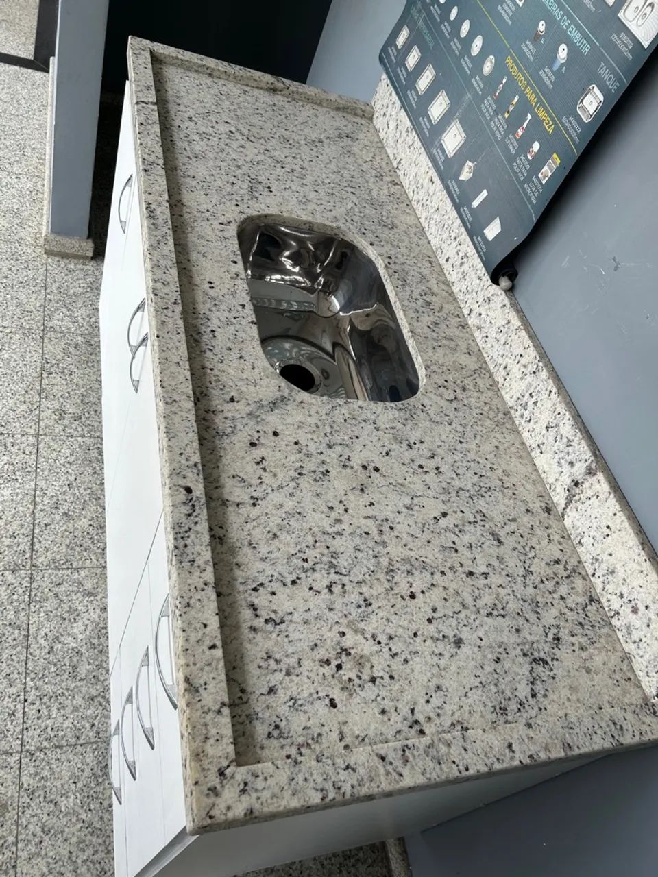 Pia de Granito Branco Dallas com Gabinete Novos  - Foto 4