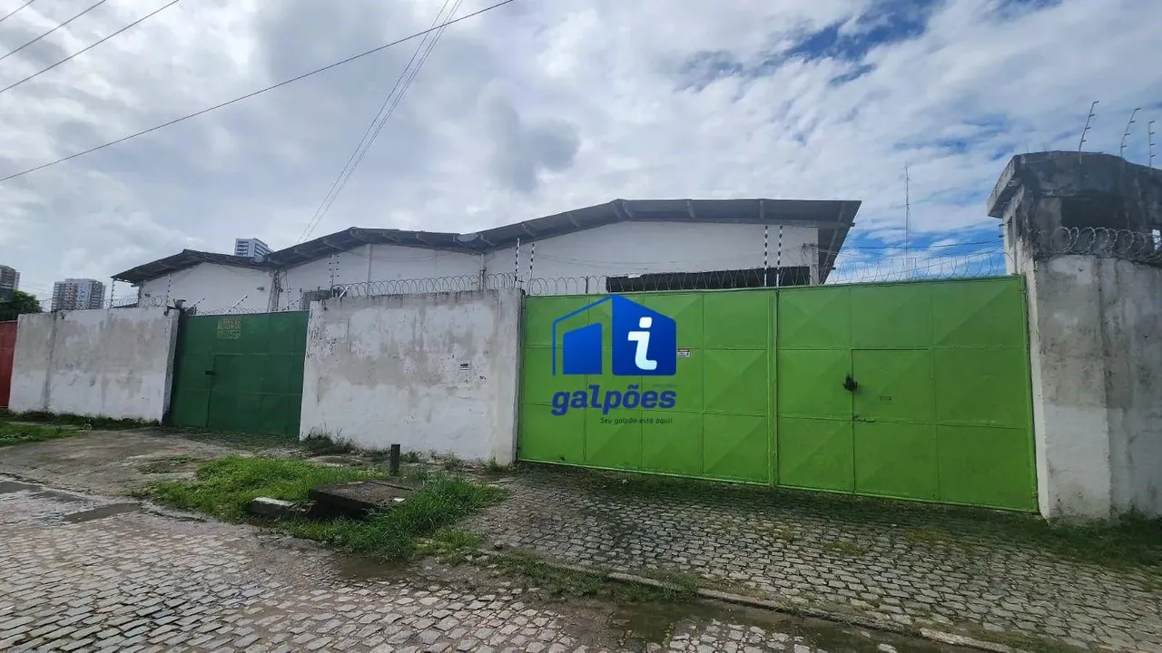 Galpão com 300 m² mais área livre na Várzea, Recife - PE