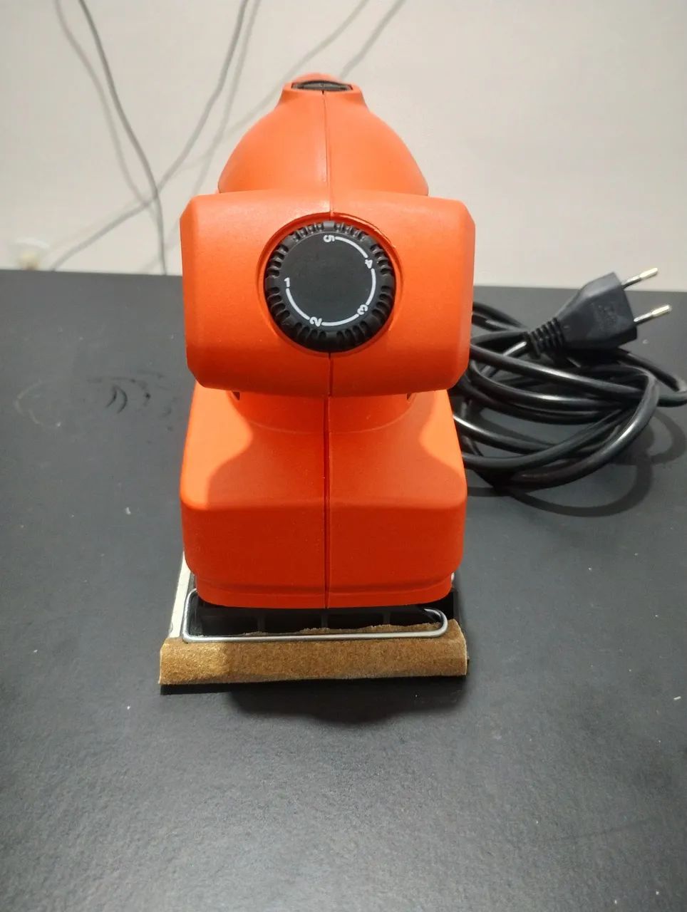 Vendo lixadeira Black + Decker  - Foto 3