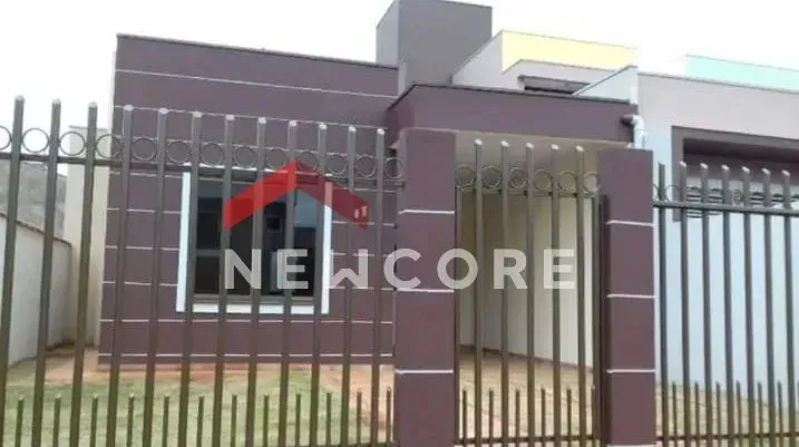 Casa em Rua das Artes - Centro - Medianeira/PR