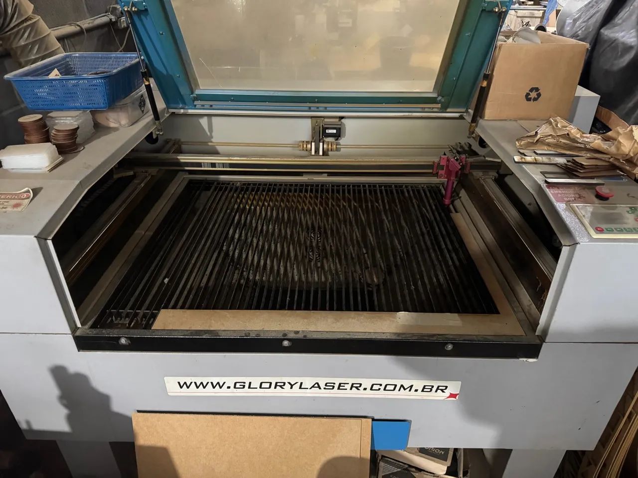 Máquina de corte a laser 