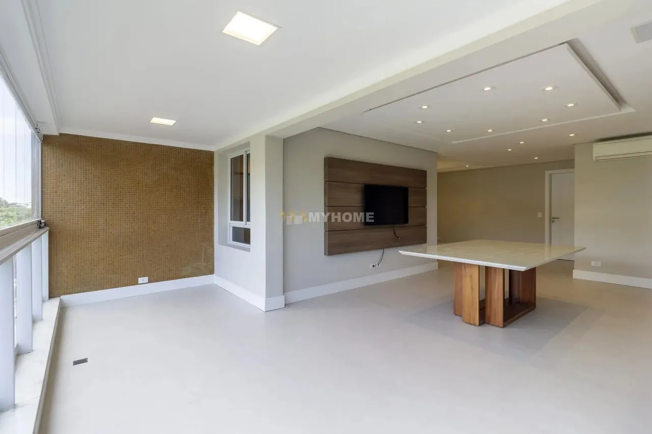 Apartamento com 3 suítes, 3 vagas no Água verde, 158m² - Curitiba,PR -